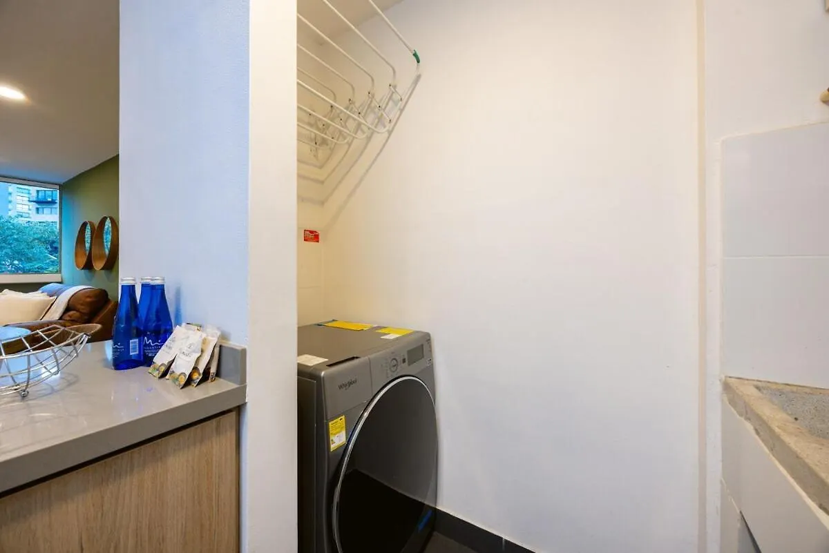 Comodo Y Recien Remodelado Apto De 2 Habitaciones Cerca A Provenza 메딜린 아파트