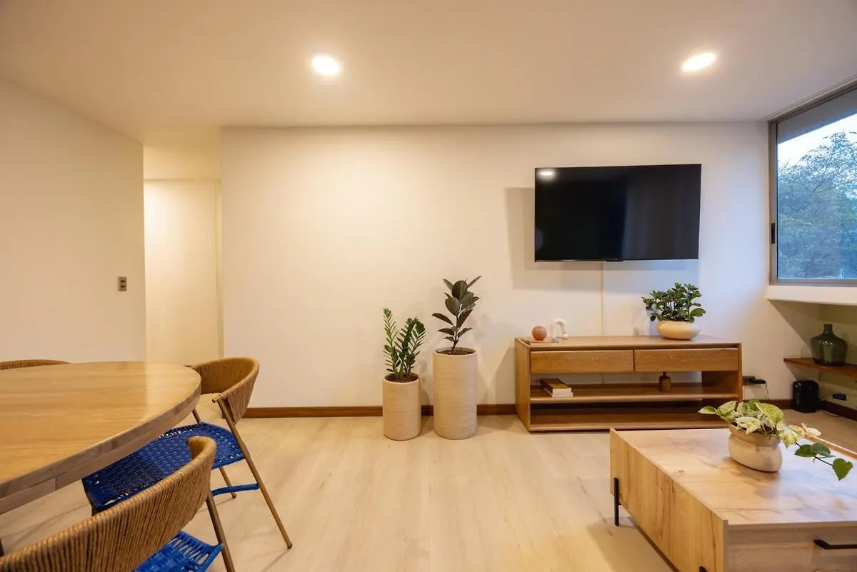 Comodo Y Recien Remodelado Apto De 2 Habitaciones Cerca A Provenza 메딜린 콜롬비아