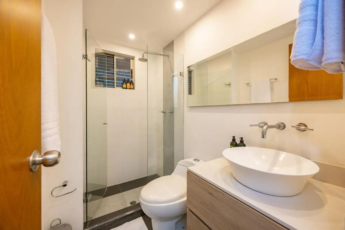 Comodo Y Recien Remodelado Apto De 2 Habitaciones Cerca A Provenza Medellín Appartamento